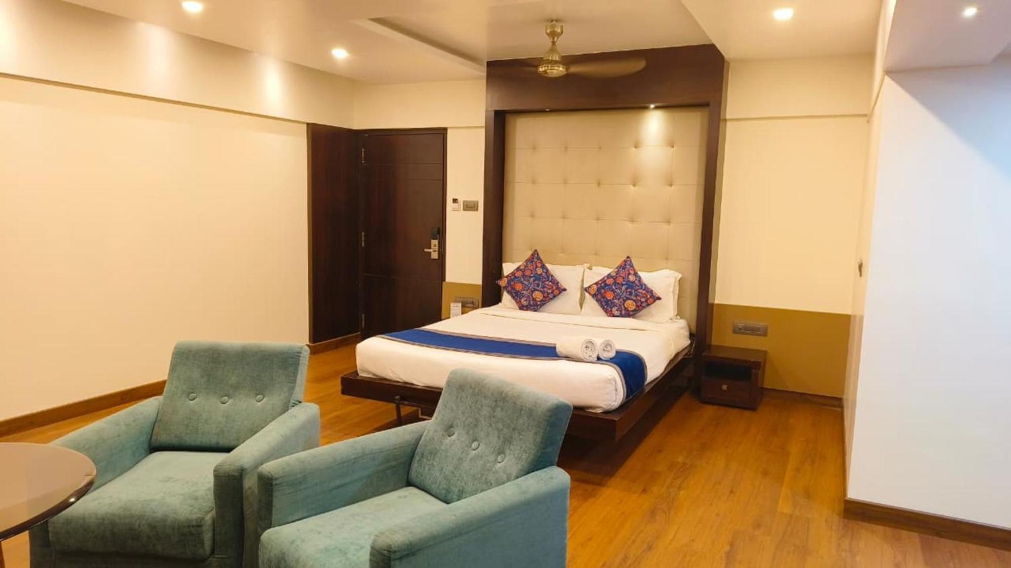 Hotel Le Grande - Mumbai International Airport, Mumbai